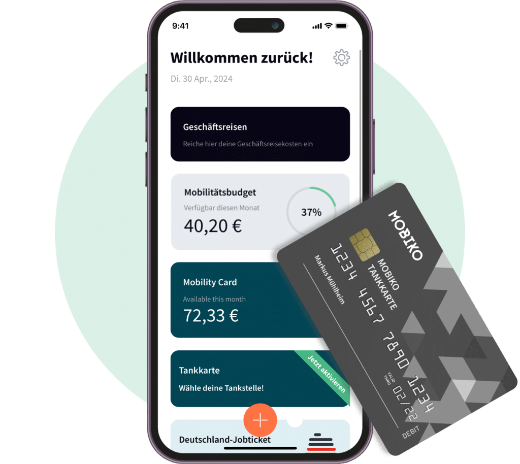 Handyscreen der MOBIO App, die verschiedene Module des Anbieters zeigt sowie ein Bild der MOBIKO Tankkarte